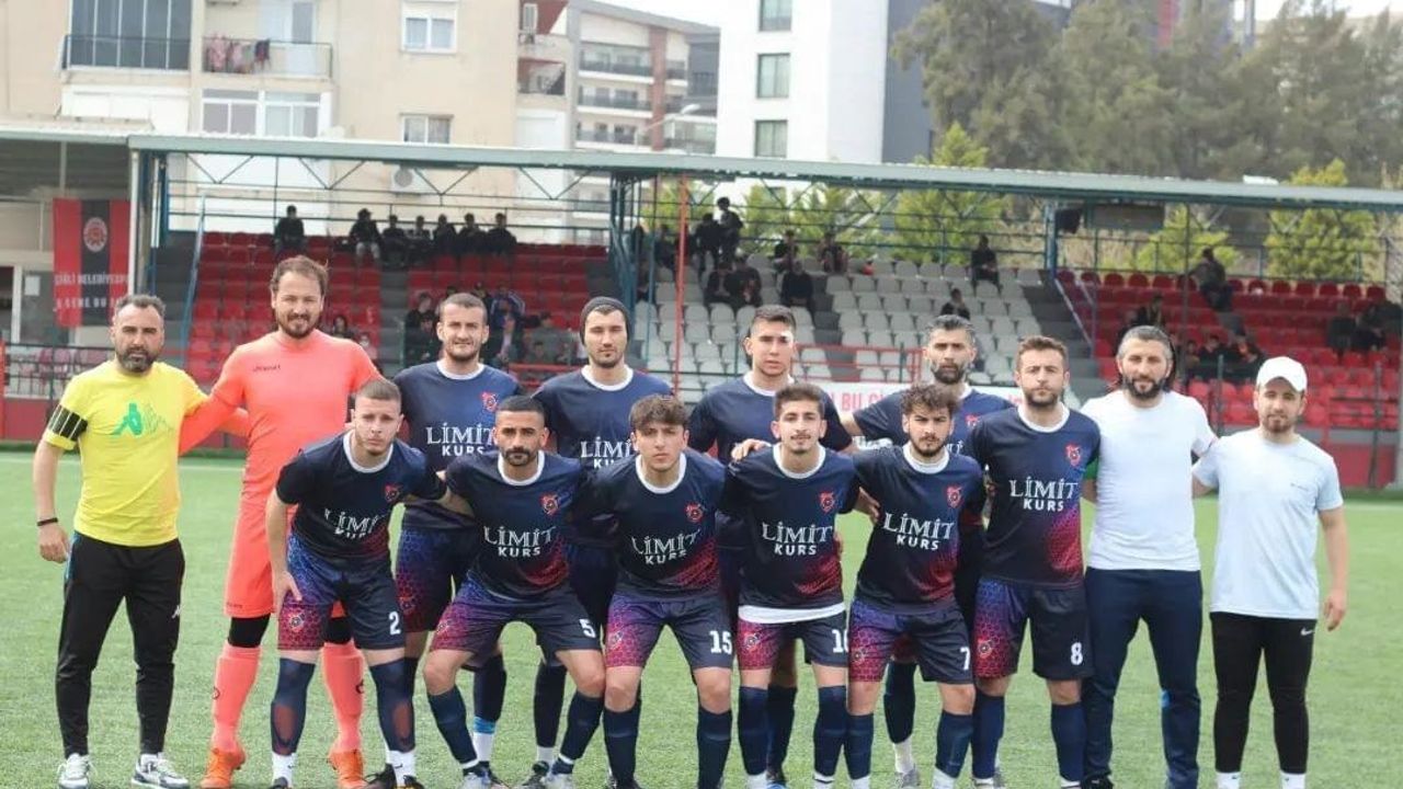 Ataşehir 1881 ligin ilk yarısını zirvede bitirdi