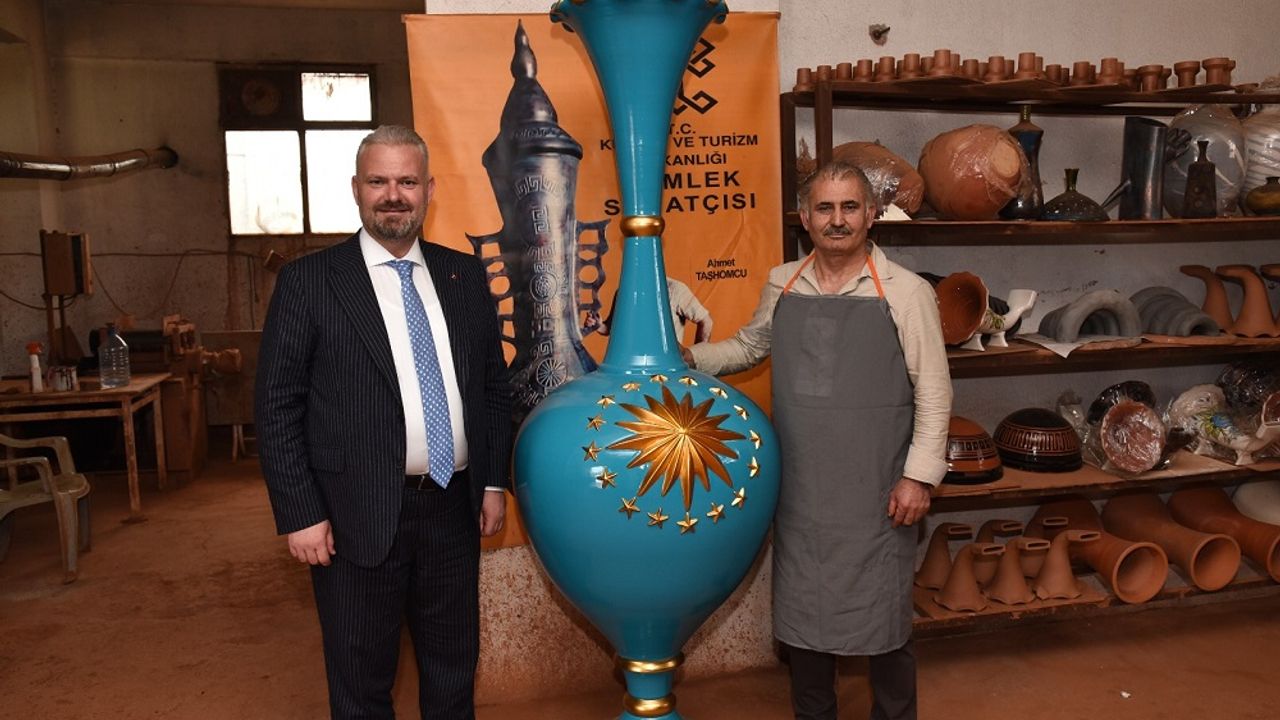 Menemen’den Cumhurbaşkanlığına dev vazo