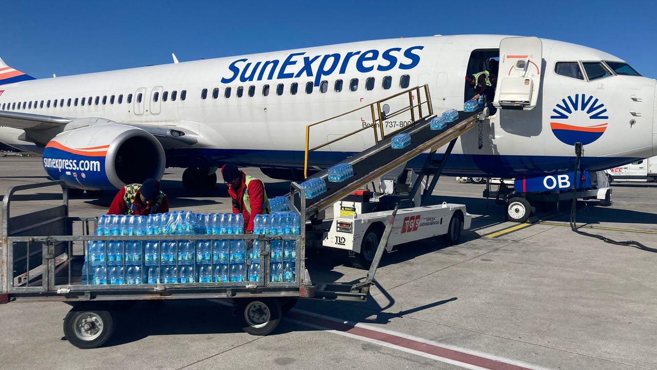 SunExpress, 4000’den fazla kişiyi tahliye etti