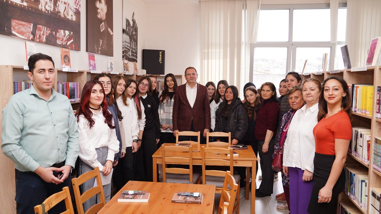 Başkan Mesut Ergin Kütüphane Haftası’nı öğrencilerle kutladı