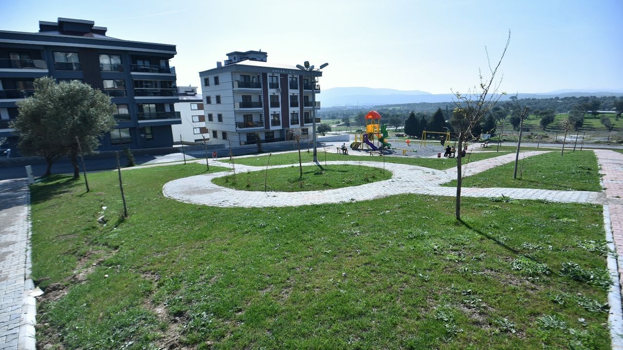 Kemalpaşa'nın park ve yeşil alanları genişliyor