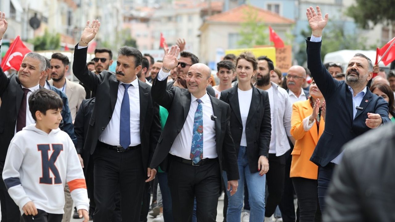 Tunç Soyer ve Şenol Aslanoğlu’na Dikili’de miting gibi karşılama