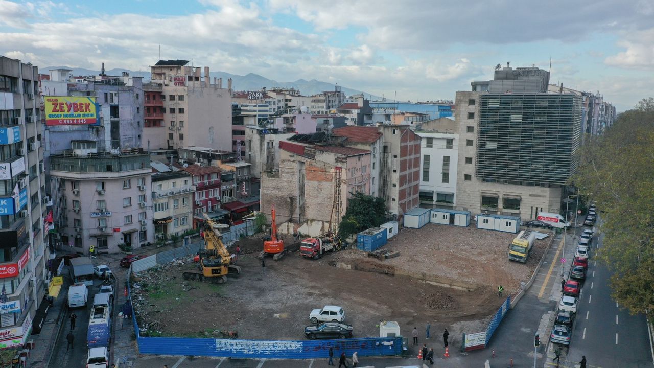 Konak Belediyesi’nin yeni hizmet binası inşaatı başladı