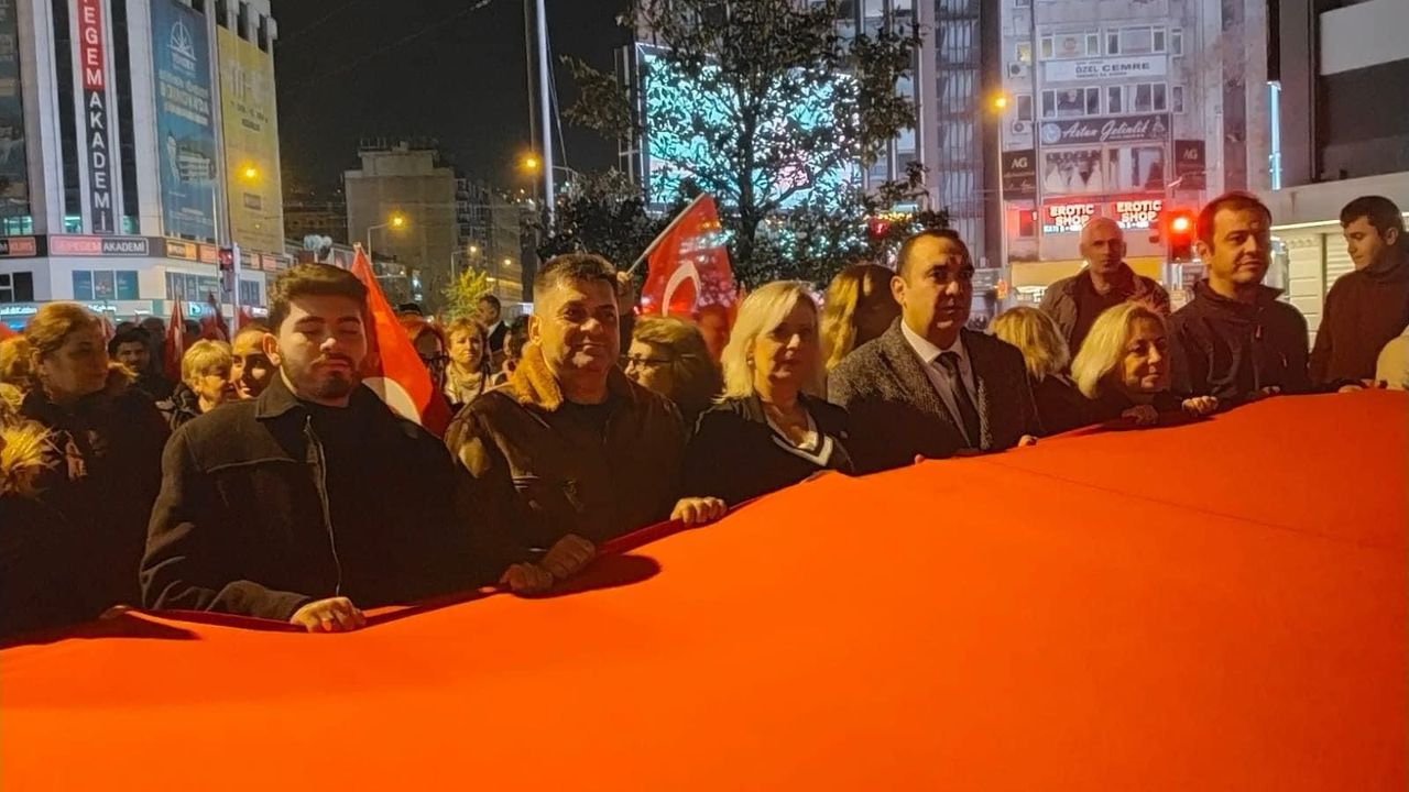 İYİ Parti İzmir İl Başkanlığı Teröre Lanet Yürüyüşü Düzenledi