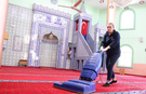 Çiğli’de Bayram Öncesi İbadethanelerde Kapsamlı Temizlik