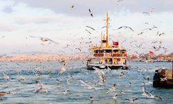 İzmirli 25 yazardan vapur hikayeleri