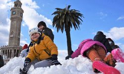 Başkan Karakayalı’dan çocuklara kar sürprizi