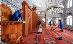Buca’nın ibadethanelerinde Ramazan temizliği