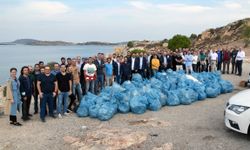 Vestel kıvılcımları Foça'da çevre temizliği yaptı