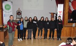 İzmirli öğrenciler için MutluLOOK Projesi