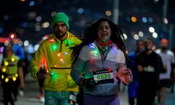 En Uzun Geceyi İzmirliler Koşarak Aydınlattı