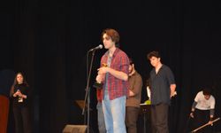 “Ege’nin Sesi” yarışmasının kazananı Arben Özgeçer oldu