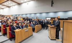 Başkan Tugay Büyükşehir Belediyesi personeliyle bayramlaştı