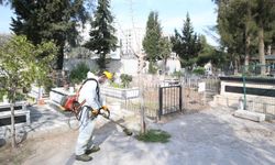 Çiğli’de Bayram Öncesi Cami Ve Mezarlıklarda Kapsamlı Temizlik