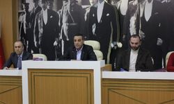 ÇİĞLİ MECLİSİNDE GÜNDEM YOĞUN: MALİ TABLO VE İHALE TARTIŞMASI ÖNE ÇIKTI