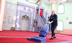 Çiğli’de Bayram Öncesi İbadethanelerde Kapsamlı Temizlik