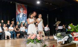 Karşıyaka’da sahne özel bireylerin:  Bir Nota Bir Gülüş korosundan muhteşem konser