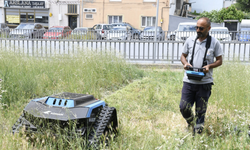 Çiğli’de temizlikte yeni dönem: Ot biçme robotu devrede
