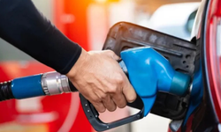 Benzine Zam Gece Yarısı Pompalara Yansıdı: Litre Fiyatı 1,23 TL Arttı