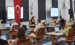 Büyükşehir’den esnaf temsilcilerine yapay zekâ eğitimi