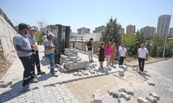 Karşıyaka’da yollar yenileniyor, kent güzelleşiyor