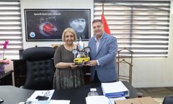 MENDERES’İN YENİ BAŞKANINA TAKSİCİLERDEN HAYIRLI OLSUN ZİYARETİ