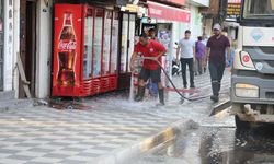 Menderes Güne Temizlikle Başladı