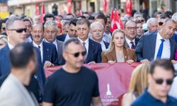 Başkan Tugay İzmirlilerle yürüdü