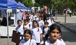 İZKİTAP’ta edebiyat ve kitaplarla dolu buluşmalar sürüyor
