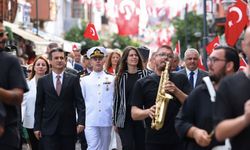 Çeşme kurtuluşunun 104. yılını gururla kutladı