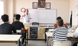 BAYRAKLI’DA EĞİTİME ANAOKULUNDAN ÜNİVERSİTEYE KADAR DESTEK