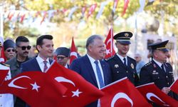 URLA’NIN KURTULUŞUNUN 104. YIL DÖNÜMÜ TÖRENLE KUTLANDI