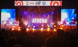Egeli öğrenciler vize dönemi stresini festivalle attı