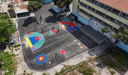 Konak’ta ‘renkli dokunuş’ okul bahçelerine de geldi