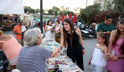 Çeşme’de kadın emeği gece pazarlarında hayat buluyor