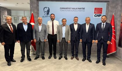 CHP İZMİR’DE ESKİ BELEDİYE BAŞKANLARI SAHAYA İNİYOR