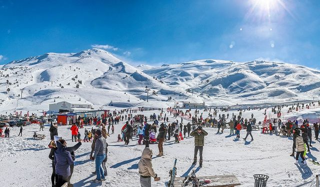 Ege'deki kayak merkezine ziyaretçi akını