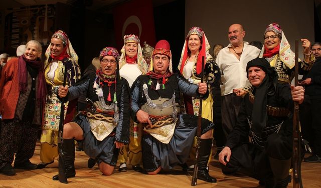 Karşıyaka’da ‘Bir Ulusun Doğuşu’ canlandırıldı