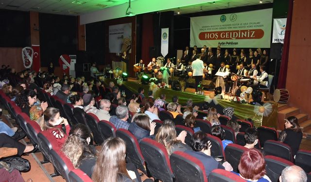 Menemen'de Türk Halk Müziği konseri