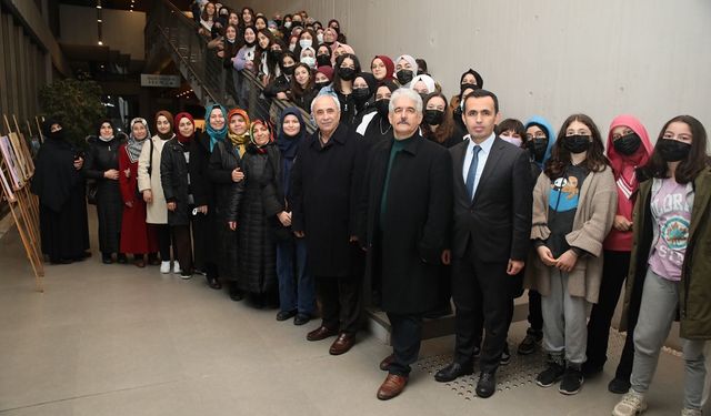 Şair-Yazar Nurullah Genç Bergama'da 'Dua'nın gücünü anlattı