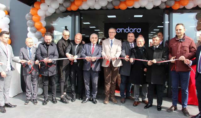 Pandora’dan Menderes’te muhteşem açılış