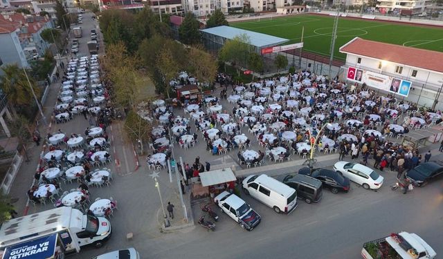 Menderes’te 2 bin kişi iftarda buluştu…