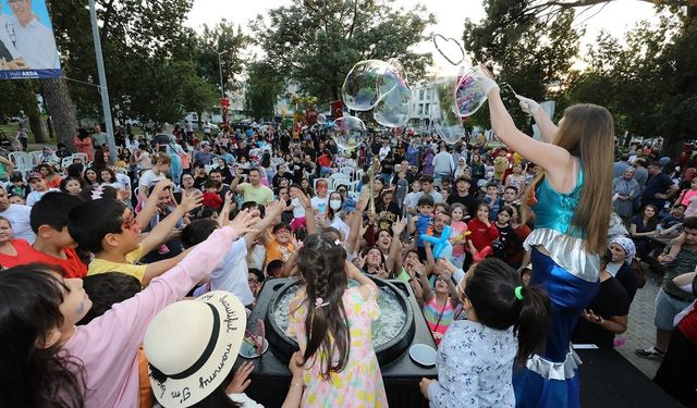 Gaziemir Park Şenlikleri’yle çocuklar doyasıya eğlendi