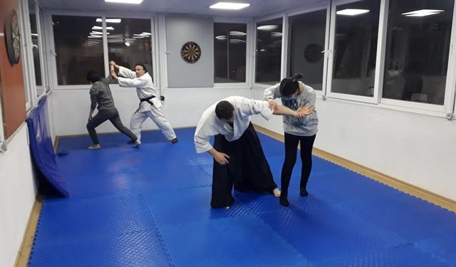 Bostanlıspor’da genç kızlara aikido savunması