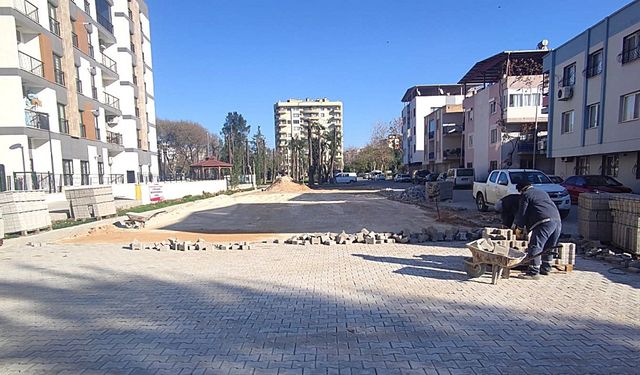 Bayraklı’da kilit parke seferberliği!