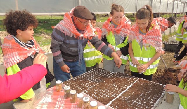 Uğur Okulları Narlıdere Kampüsü Ortaokulu öğrencileri’nden "Yaşasın Çiftçi,  Yaşasın Tarım" projesi