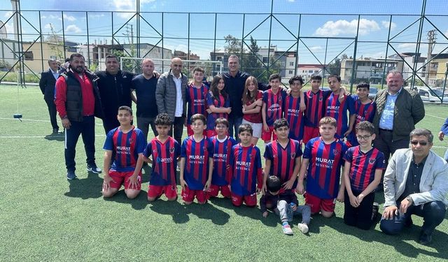 Eski Mille futbolcu ve Milletvekili Alpay’dan Ataşehir 1881’a destek