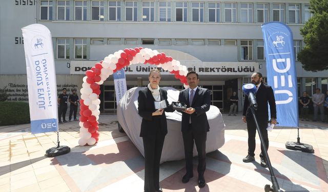 Türkiye'nin yerli otomobili TOGG DEÜ'nün makam aracı oldu