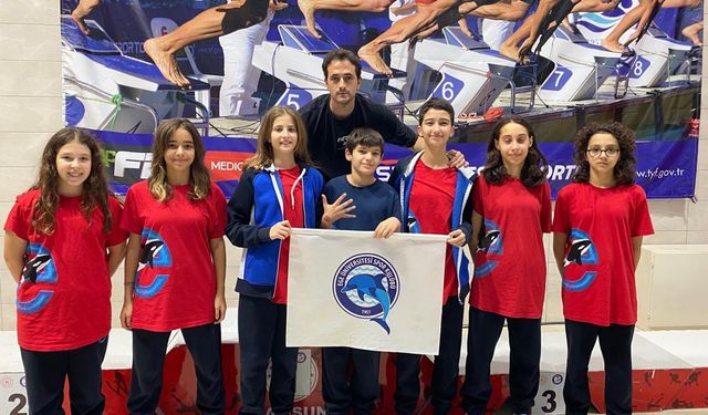 Egeli yüzücüler Samsun’dan  2 altın, 4 gümüş madalya ile döndü