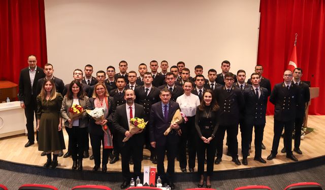 DEÜ’de Türk Dış İlişkileri Masaya Yatırıldı